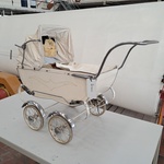 Nostalgische kinderwagen / poppenwagen