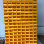 Ca. 128x Magazijnbakken met grijp opening, Geel