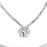 Ketting met diamanten in bloemvorm