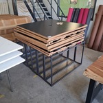3x Bureau met stalen onderframe