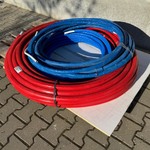 Diverse meerlagenbuis rood en blauw