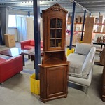Mahoniehouten hoekkast