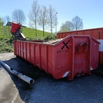 Haakarm afzetcontainer, Gevuld met oud ijzer