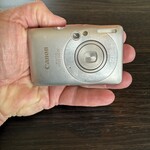 Vintage digitaal camera, Canon, Canon Digital IXUS 100 IS, Grijs / Chr