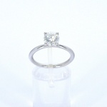 Gouden solitair ring met een briljant geslepen natuurlijke diamant (ge