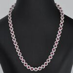 Witgouden collier volledig met natuurlijke witte diamanten en robijnen