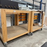 2x Verrijdbare plateauwagen