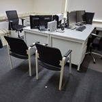 2x  Hoekbureau met 4x diverse stoel