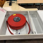 2x Brandkast met haspel en brandblusser (6 liter schuim), Ajax