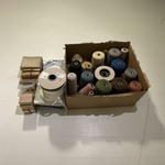 Diverse garen,  gordijnband en onderdelen