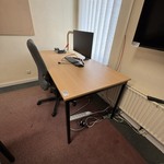 Bureau-opstelling met toebehoren