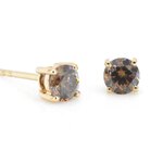 Gouden solitair oorbellen met natuurlijke cognac diamanten