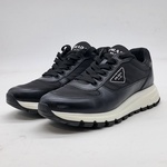 Paar sneakers, maat 6, Prada