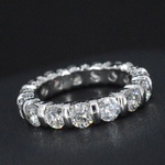 Witgouden alliance ring met diamanten