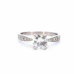 Gouden solitair ring met een 1.00 carat natuurlijke diamant en briljan