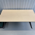 Ca. 107x Bureau, Ahrend, lichte houtkleur