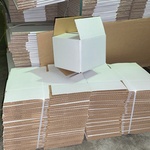 Ca. 600x Verzenddoosjes 13x12x10cm, wit