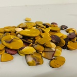 Ca. 100x Mookaiet cabuchons