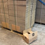 Ca. 300x Verzenddozen 35x27x14cm dubbelgolf, bruin