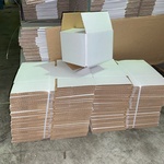 Ca. 1200x Verzenddoosjes 13x12x10cm, wit