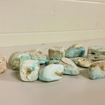 Ca. 13x Blue Caribbean Calcite gepolijst