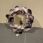 Schelpenketting op voet Raw Interiors