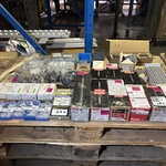 Ca. 40x Bouwmarkt artikelen w.o. diverse soorten schroeven, nagelklemm