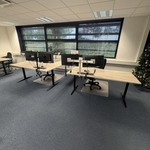 2x Hoekbureau met bureaustoel, Ahrend, Mehes, eiken/zwart