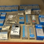 Ca. 28x Shimano fietsonderdelen w.o. bottom brackets