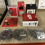 8x Racefiets onderdelen w.o. shifters, cassettes, SRAM