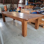 Eetkamertafel