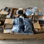 Pallet bouten en moeren
