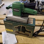 Vlakschuurmachine Hitachi, SV12V