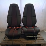 2x Vrachtwagenstoel, Volvo