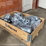 Pallet met elektromotoren