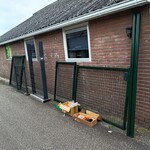 Partij verschillende stalen tuinpoorten