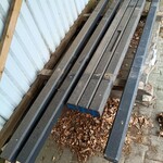 Partij betonpaal gecoat zwart, Berton