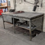 Metalen werkbank