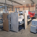 Partij diverse bureaus  en tafels