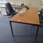 2x Bureautafel met stoel