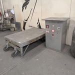 Magazijnwagen en werktafel