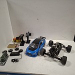 2x Bestuurbare auto, O.a. Etronix