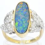 Gouden ring met diamanten en opaal