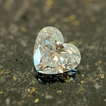 Diamant – 1.00 carat natuurlijke hart geslepen diamant (GIA gecertific