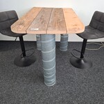 Industriële tafel met 2x kruk
