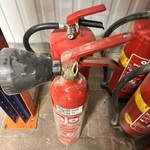 2x CO₂-brandblusser en schuim brandblusser, Ajax, CO₂-blusser en schui