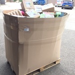 Palletdoos vol met huishoudelijke- tuinartikelen