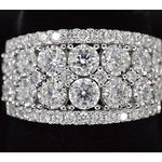 Witgouden pavering met diamanten