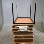 Ca. 14x Kantinetafel en 1x bureau, O.a. Schilte