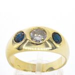 Gouden engelse Tiffany model herenring met diamant en saffier